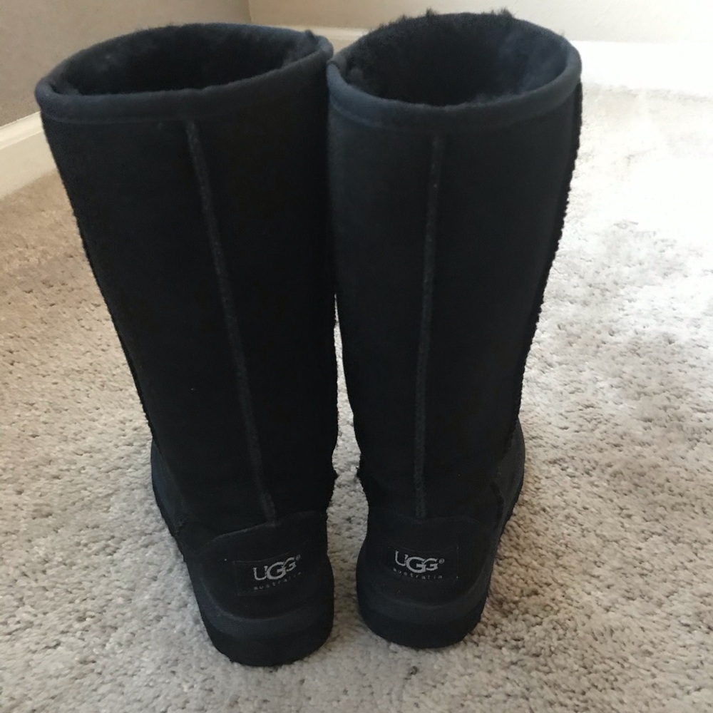 Girls UGG kids classic tall boots Size 1